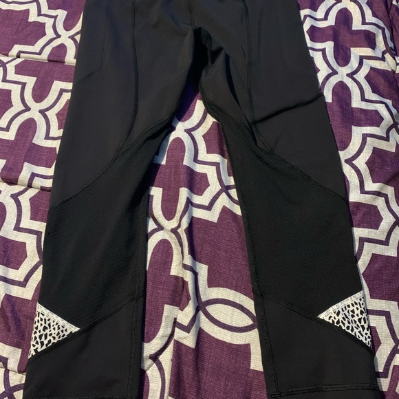 Lululemon Crop - Picture 2 of 4